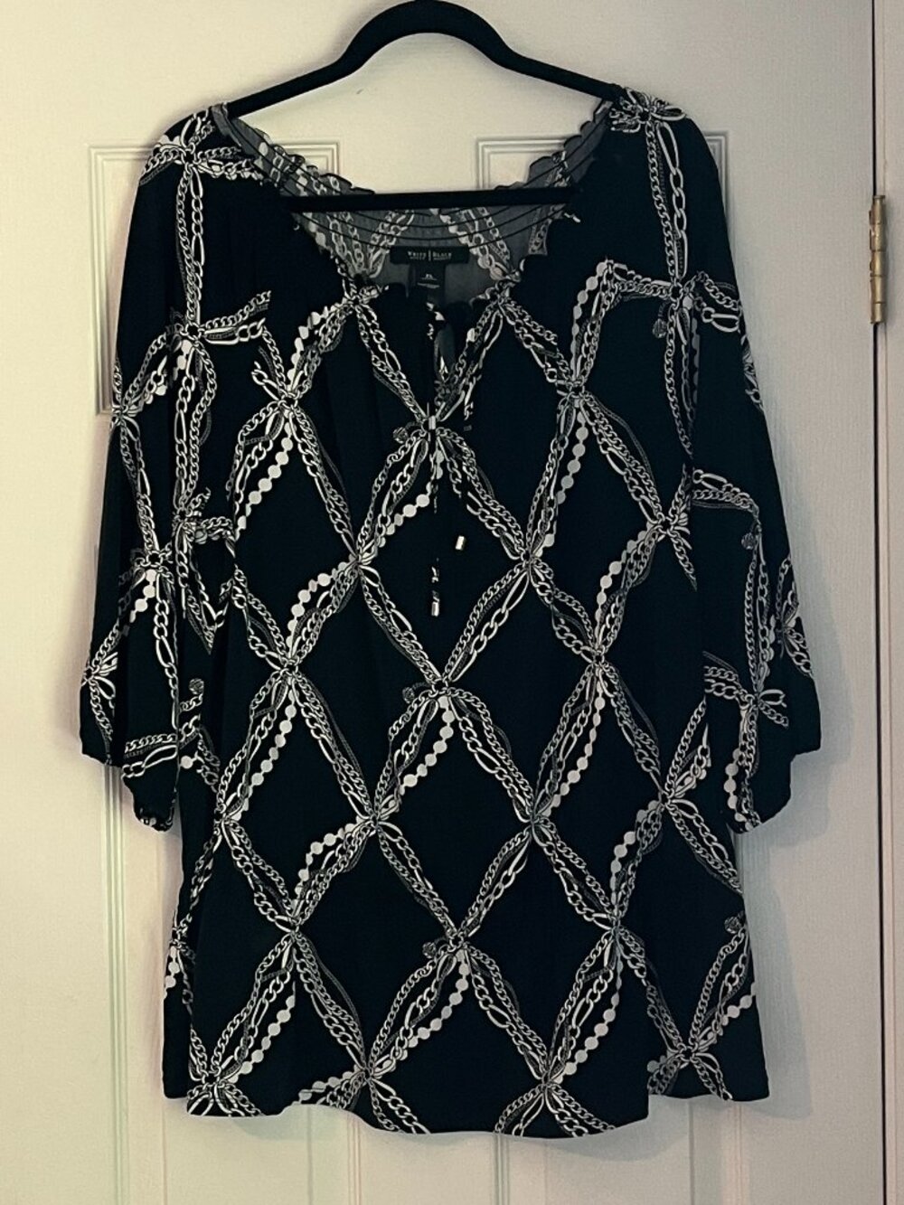 White House Black Market Black and White Chain Print Tunic Top